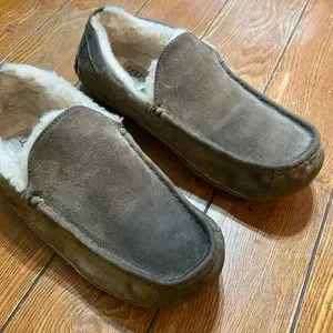 UGG | Shoes | Ugg Australia Ascot Charcoal Gray Sheepskin  display picture 1